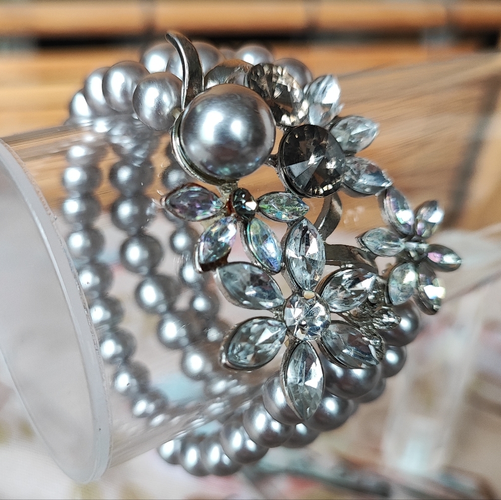 Gray Faux Pearl Marquis Rhinestone Rivoli Aurora Borealis Stretch Bracelet NEW